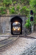 NS 4622 pops out of Montgomery Tunnel 